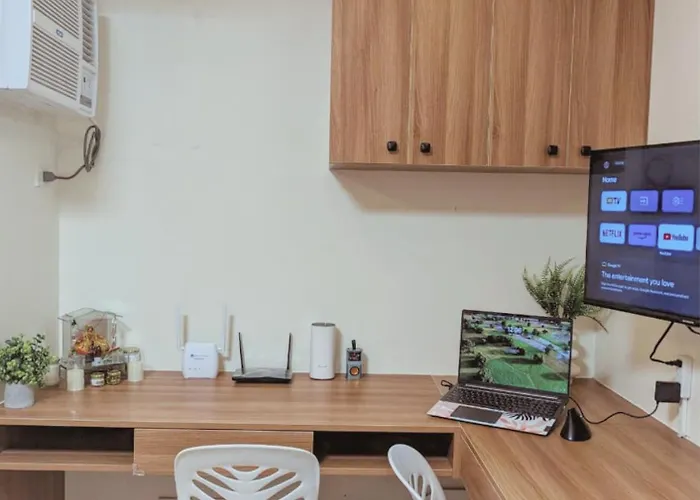 King Bed, Big Kitchen, Fast Wifi, Near Airport *