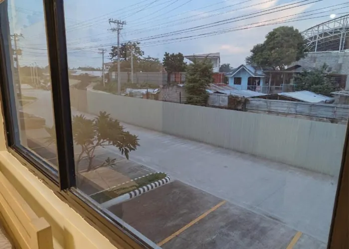 King Bed, Big Kitchen, Fast Wifi, Near Airport Hostel Lapu-Lapu City