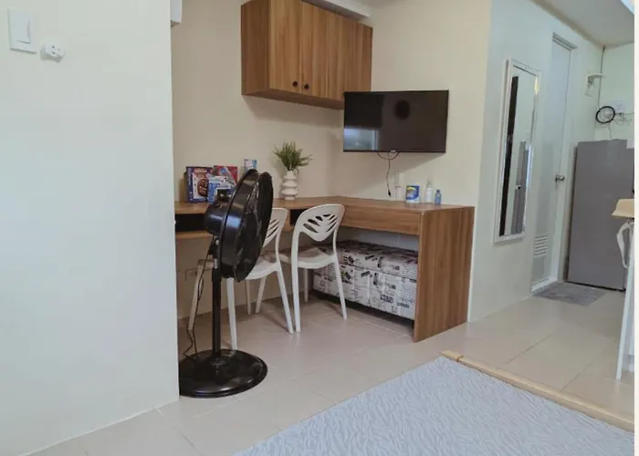 Hostel King Bed, Big Kitchen, Fast Wifi, Near Airport Lapu-Lapu City