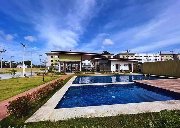 Hostel King Bed, Big Kitchen, Fast Wifi, Near Airport *