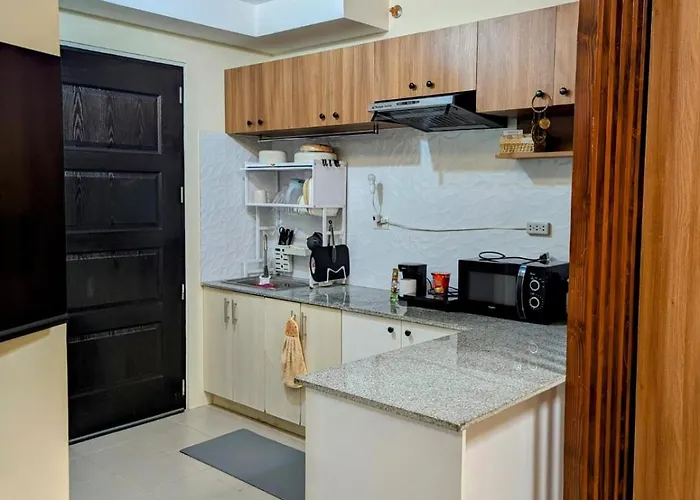King Bed, Big Kitchen, Fast Wifi, Near Airport Lapu-Lapu City